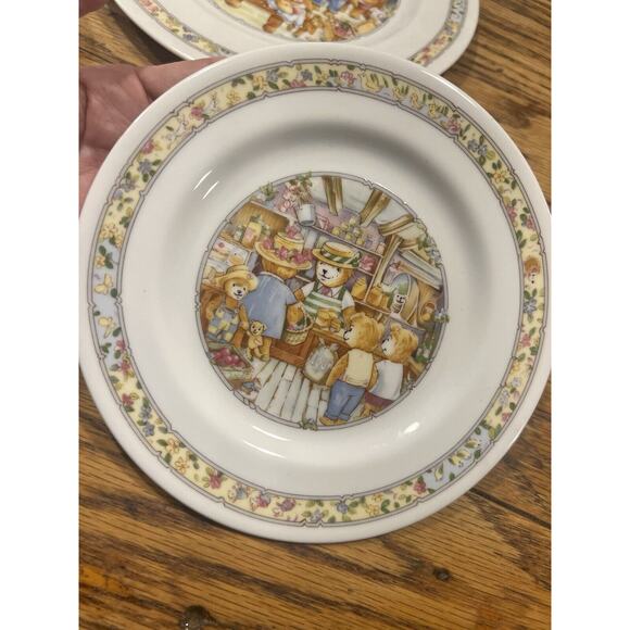 Royal Worcester `WOOSTER BEAR` Adorable 3 Plate Set Fine Porcelain EXCELLENT! - Picture 8 of 11